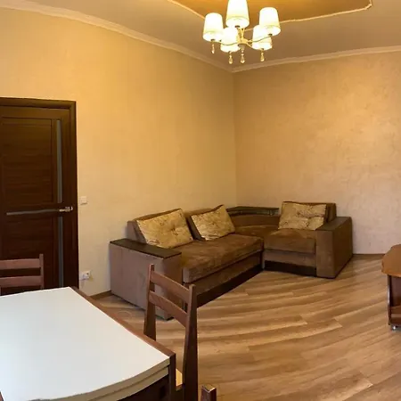 Апартаменти На Площі Митній, *